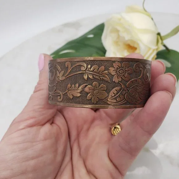 Vintage Handmade Genuine Solid Copper Floral Vine Relief Engraved Cuff Bracelet